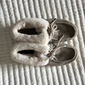 Hey Dude Women's Cozy Slip ons